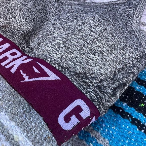 NWOT grey GymShark sports bra - Picture 3 of 9